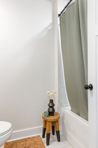 450 Glastonbury Rd Apt 7, Nashville, TN 37217