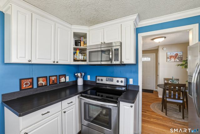 91 Ellsworth Drive, Bloomfield, CT 06002