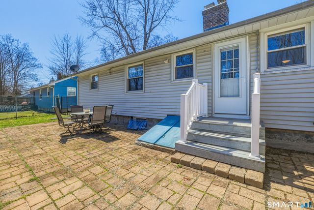 91 Ellsworth Drive, Bloomfield, CT 06002