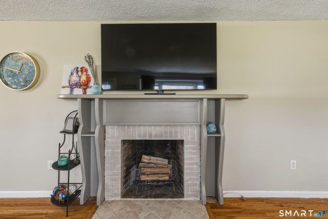 91 Ellsworth Drive, Bloomfield, CT 06002