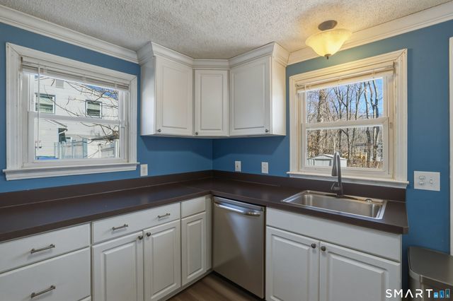 91 Ellsworth Drive, Bloomfield, CT 06002