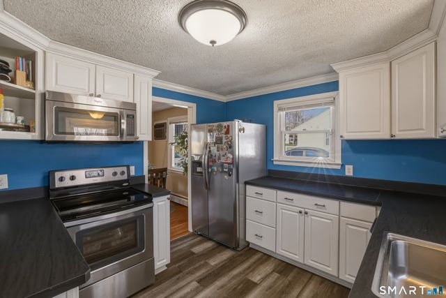 91 Ellsworth Drive, Bloomfield, CT 06002