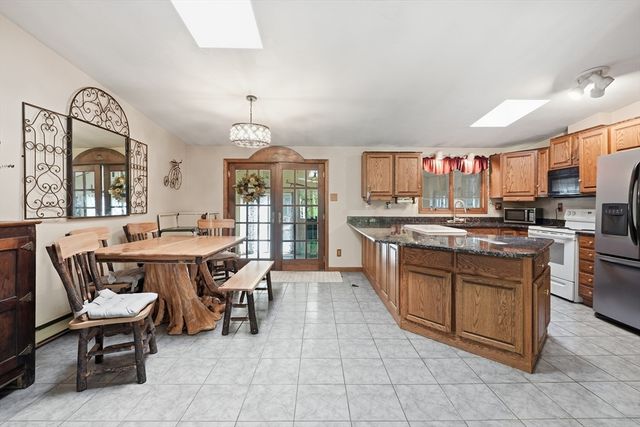 14 H Putnam Rd, Charlton, MA 01507