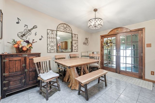 14 H Putnam Rd, Charlton, MA 01507
