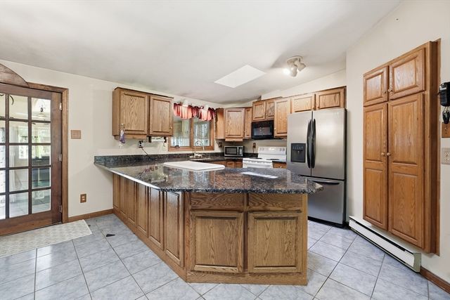 14 H Putnam Rd, Charlton, MA 01507