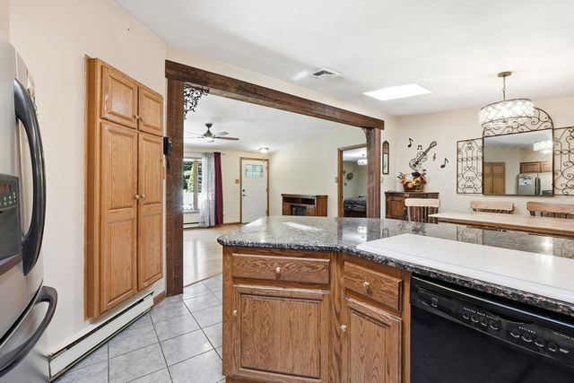 14 H Putnam Rd, Charlton, MA 01507