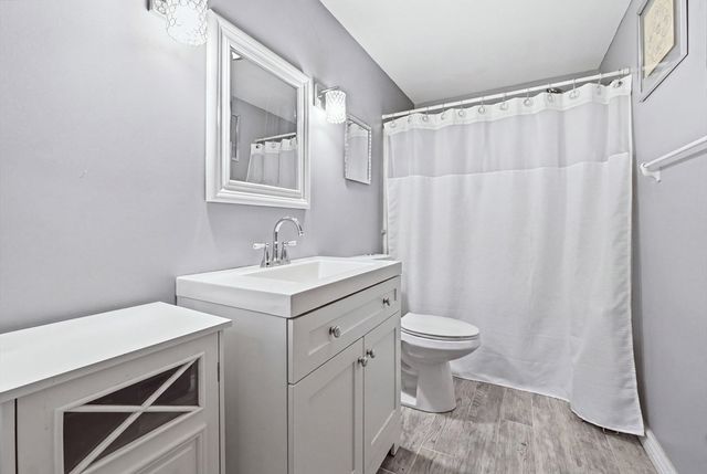 14 H Putnam Rd, Charlton, MA 01507