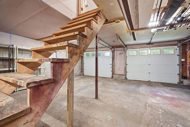 14 H Putnam Rd, Charlton, MA 01507