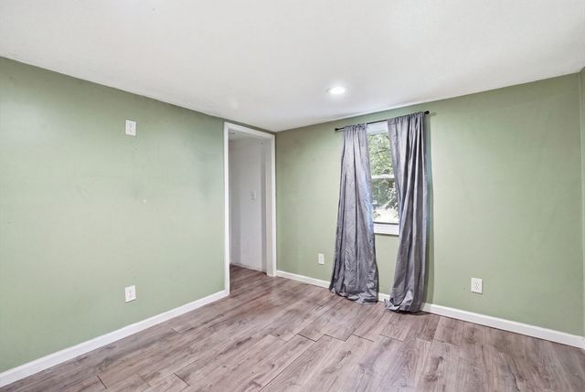 14 H Putnam Rd, Charlton, MA 01507