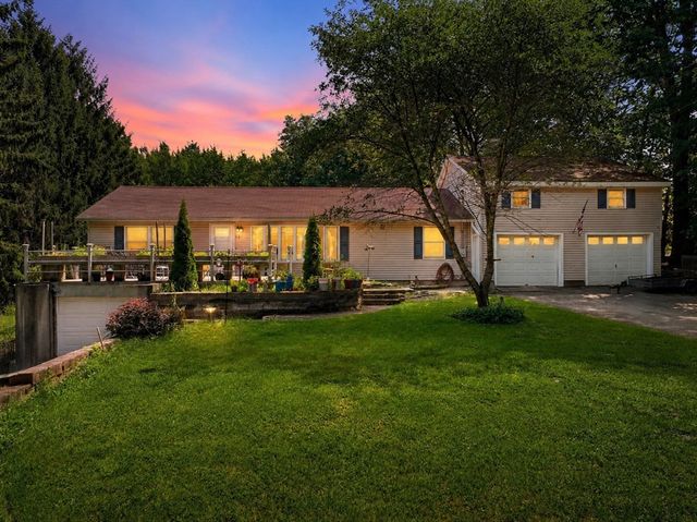 14 H Putnam Rd, Charlton, MA 01507