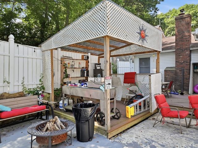 14 H Putnam Rd, Charlton, MA 01507