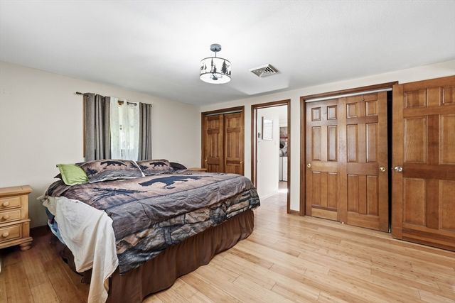14 H Putnam Rd, Charlton, MA 01507