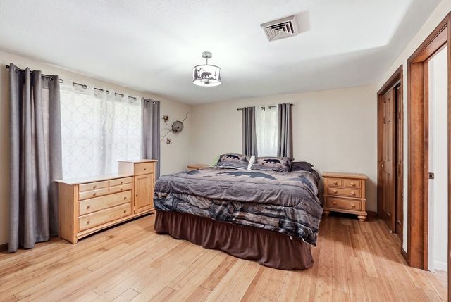 14 H Putnam Rd, Charlton, MA 01507