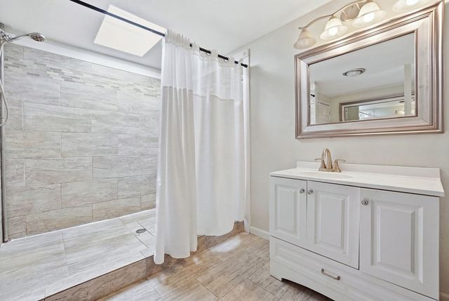 14 H Putnam Rd, Charlton, MA 01507