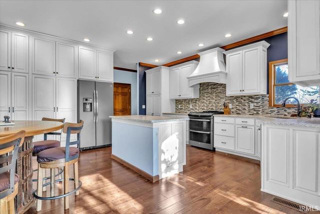 3411 Pine Ridge Drive, Newburgh, IN 47630