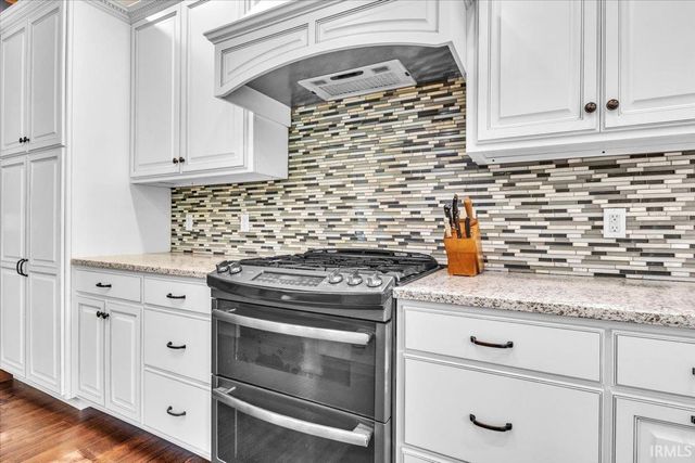 3411 Pine Ridge Drive, Newburgh, IN 47630