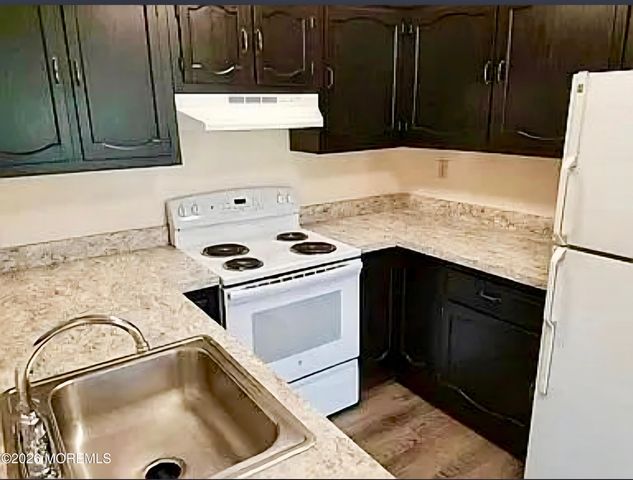 453A Chesterfield Court, Manchester, NJ 08759