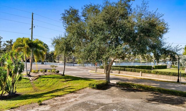 100 GRAND BOULEVARD 205, Tarpon Springs, FL 34689