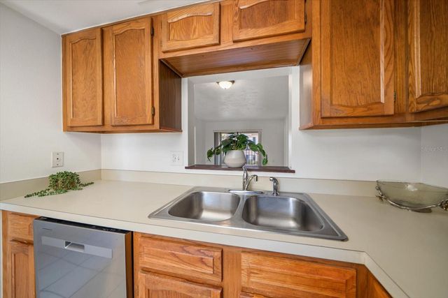 100 GRAND BOULEVARD 205, Tarpon Springs, FL 34689