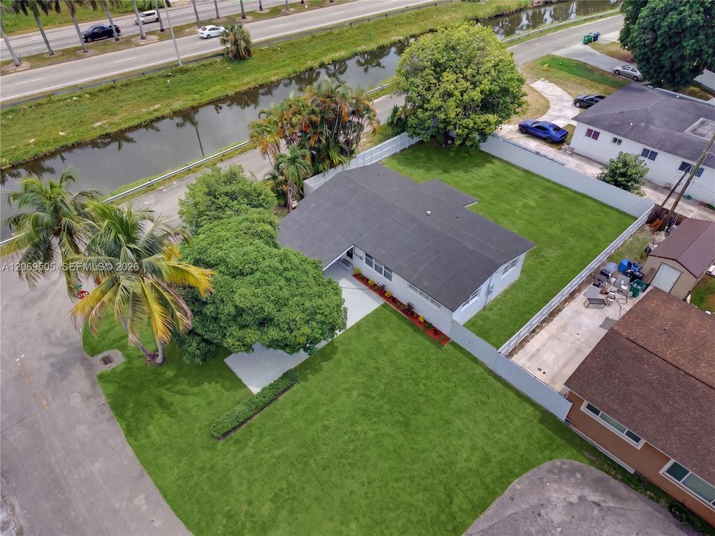 2200 NW 110th Street, Miami, FL 33167