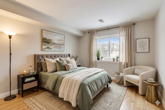 9420 Bay Colony Drive 2E, Des Plaines, IL 60016