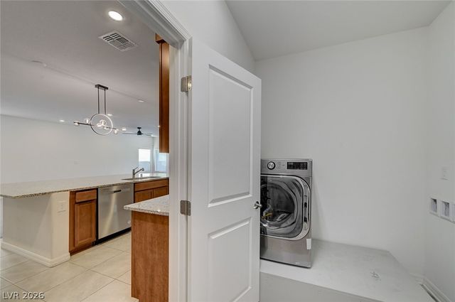 624 Stone Hammer Avenue, Las Vegas, NV 89183