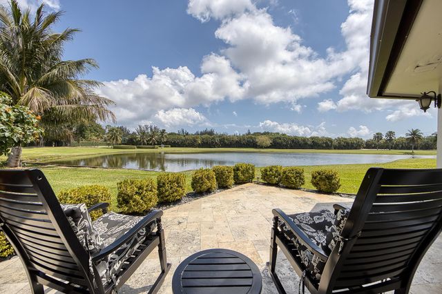 302 Cedar Key Circle, Atlantis, FL 33462
