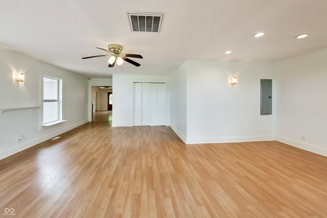 786 E 400 N, Greenfield, IN 46140