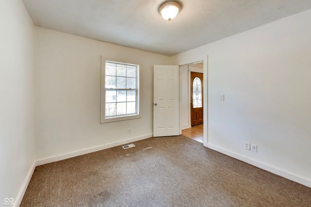 786 E 400 N, Greenfield, IN 46140