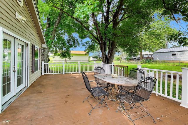 786 E 400 N, Greenfield, IN 46140