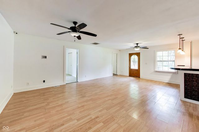 786 E 400 N, Greenfield, IN 46140