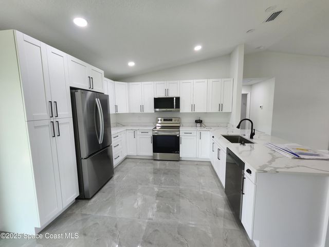 1275 Hastings Road SW, Palm Bay, FL 32908