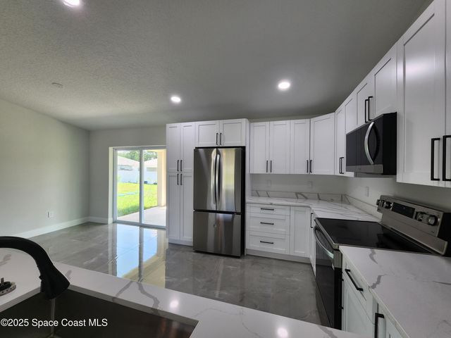 1275 Hastings Road SW, Palm Bay, FL 32908