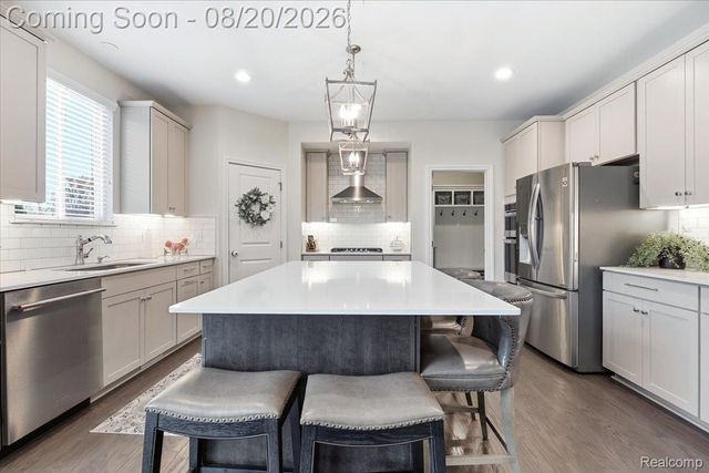283 Westbrooke Drive, Oakland Charter Township, MI 48363