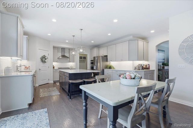 283 Westbrooke Drive, Oakland Charter Township, MI 48363