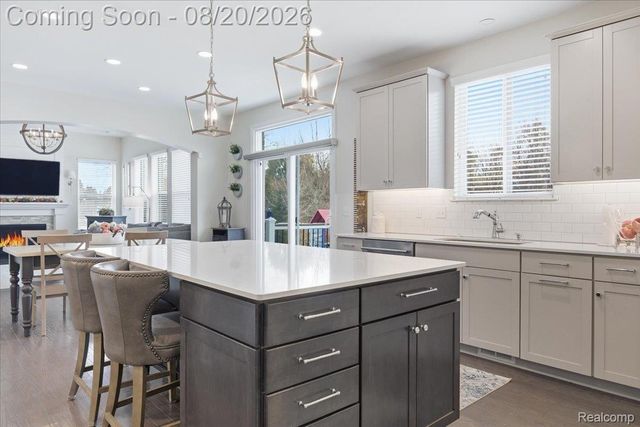283 Westbrooke Drive, Oakland Charter Township, MI 48363