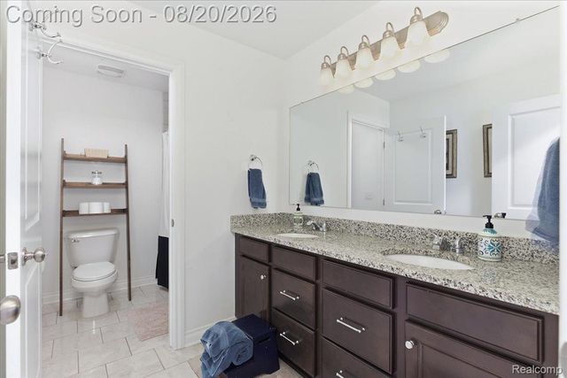283 Westbrooke Drive, Oakland Charter Township, MI 48363