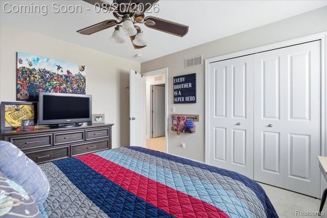283 Westbrooke Drive, Oakland Charter Township, MI 48363