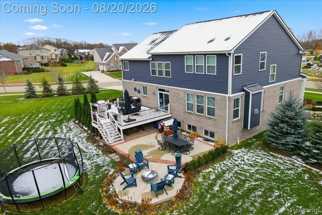 283 Westbrooke Drive, Oakland Charter Township, MI 48363