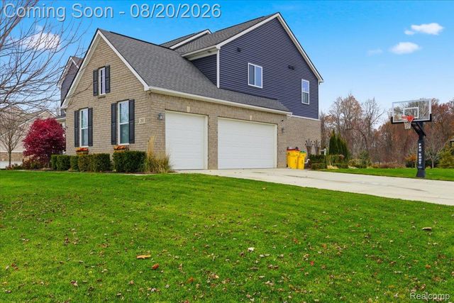 283 Westbrooke Drive, Oakland Charter Township, MI 48363