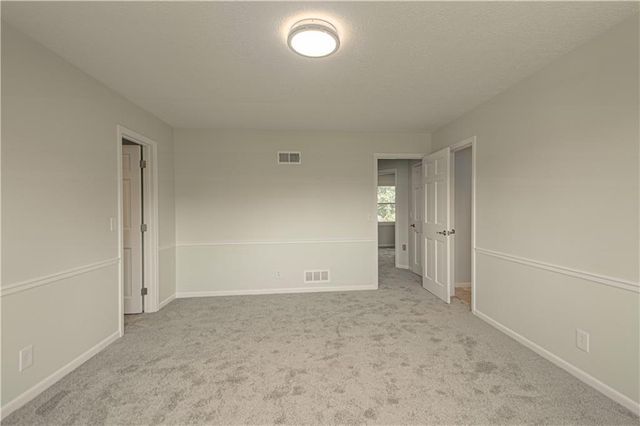 2452 NW Valley View Drive, Lee's Summit, MO 64081