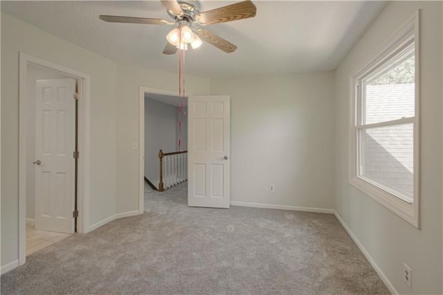 2452 NW Valley View Drive, Lee's Summit, MO 64081