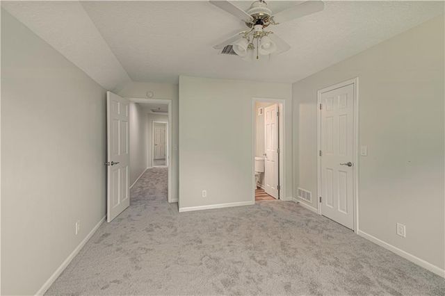 2452 NW Valley View Drive, Lee's Summit, MO 64081