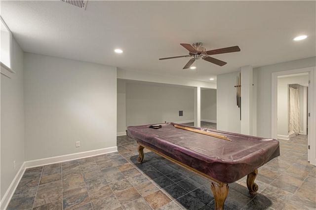 2452 NW Valley View Drive, Lee's Summit, MO 64081