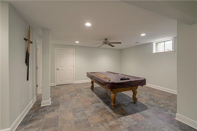 2452 NW Valley View Drive, Lee's Summit, MO 64081