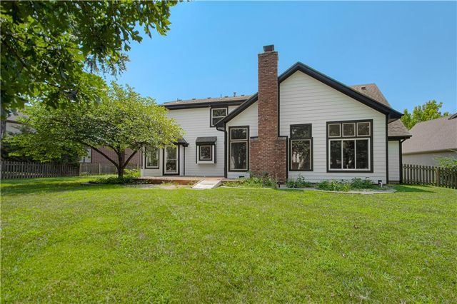 2452 NW Valley View Drive, Lee's Summit, MO 64081