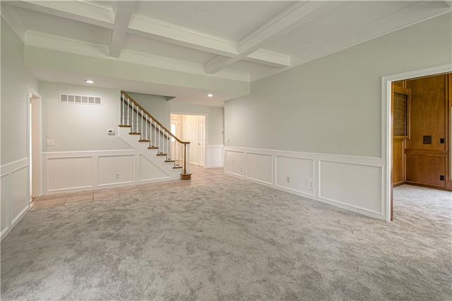 2452 NW Valley View Drive, Lee's Summit, MO 64081