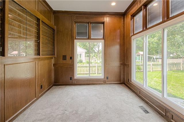 2452 NW Valley View Drive, Lee's Summit, MO 64081