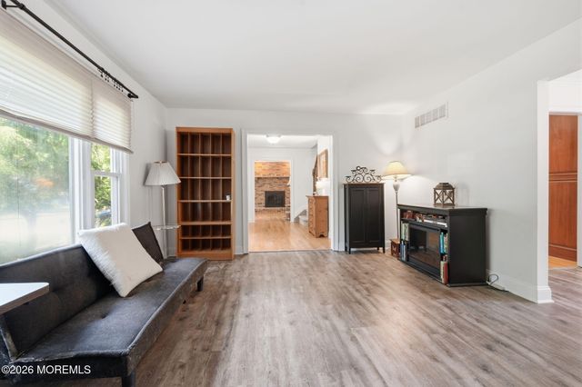 10 Harmony Hill Court, Jackson, NJ 08527
