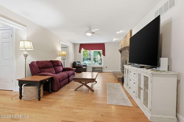 10 Harmony Hill Court, Jackson, NJ 08527
